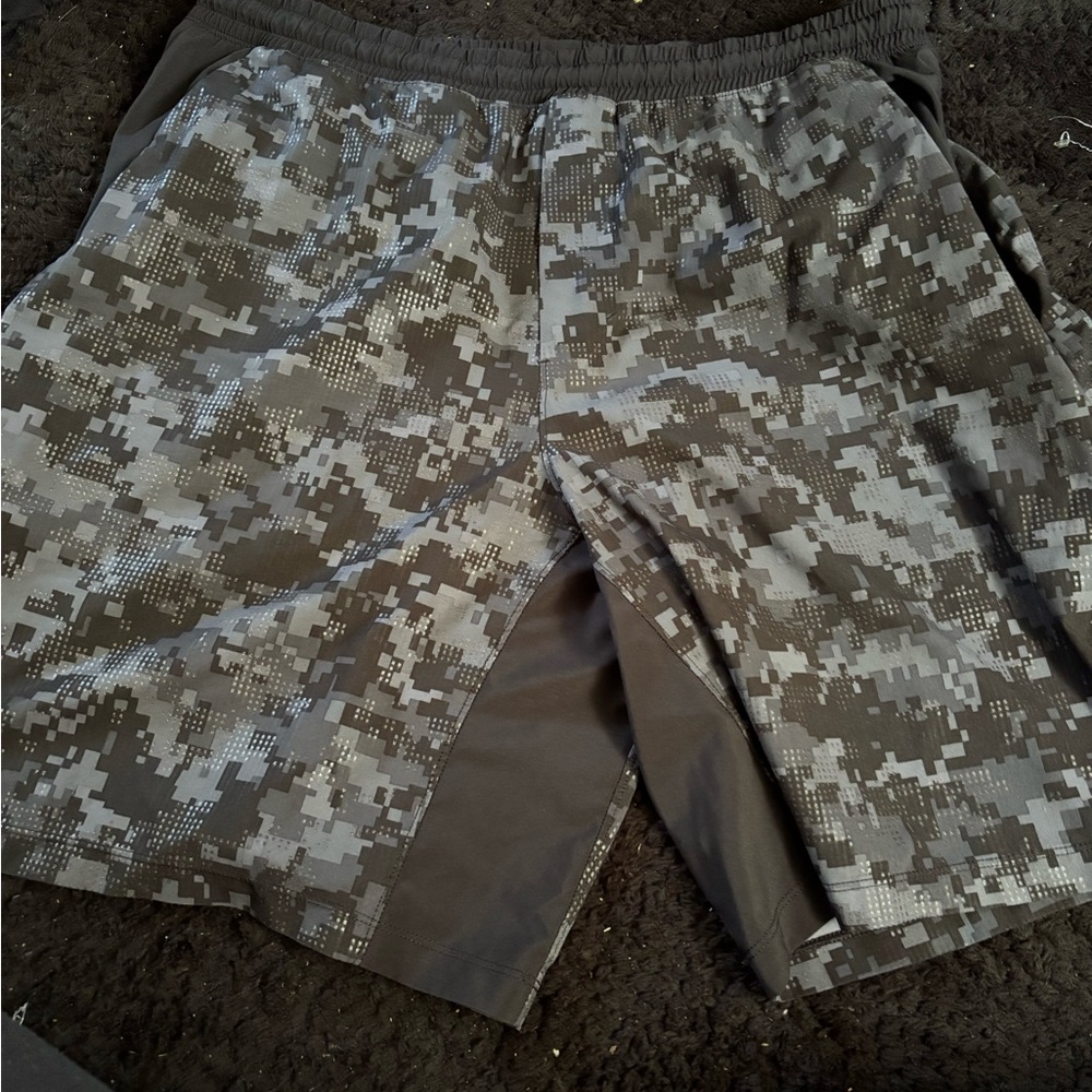 lululemon athletica Gray Camo Men's Athletic Shorts Size XL